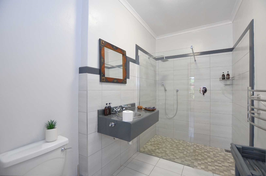 7 Bedroom Property for Sale in Westcliff Western Cape